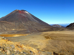 plateau before red crater - Mount Ngauruhoe