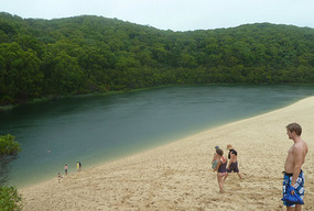 Lake Wabby, an emerald green lake