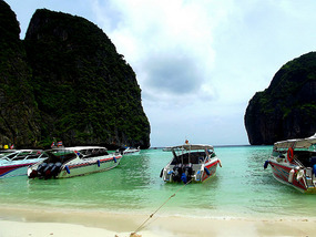 Maya Bay Phi Phi island tour