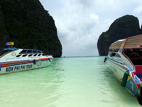 Maya Bay Phi Phi island tour