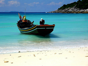 long-tail boat on Ao Siam beach