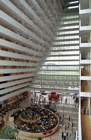 Dentro de Marina Bay Sands