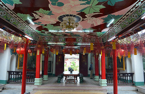 Interior del templo