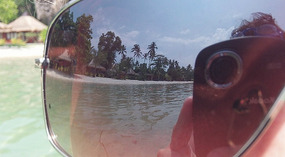 La playa reflejada en los anteojos