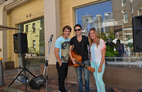 Con Mark!