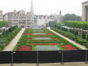 Jardin en direction des palais