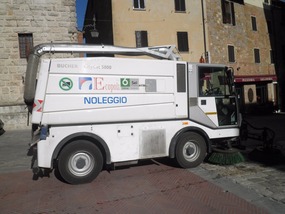 Street sweeper