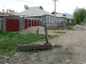 Gujin's Street, Kochkor