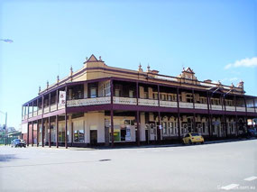 Grand Loftus Hotel Junee (c. G'Day Pubs)