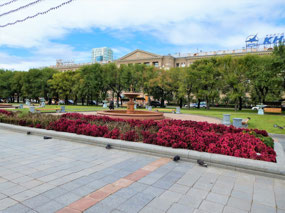 Lovely Grounds of Lenin Square
