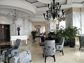 The Splendid Pullman Club Lounge