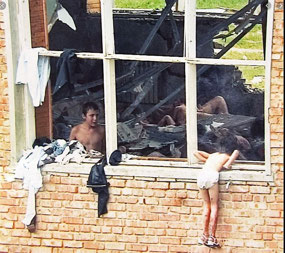 Children Fleeing the Siege (c. Daily Mail)