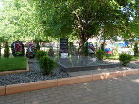 Razumovsky's Grave, School Grounds 