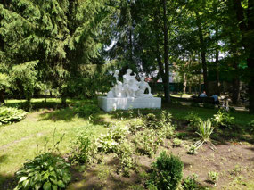 Contrasting white Marble Sculptures