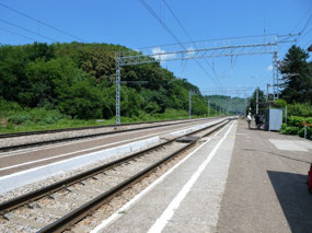 Few Passengers at Khadyzhenskaya