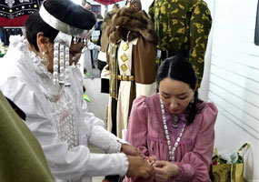 Horse Tail Weaving Demonstration