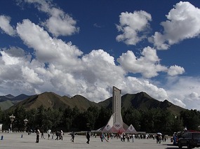 Near Potala (Courtesy Kate, Tashidelek)  