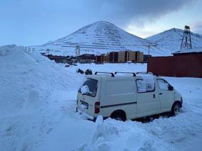 A Chilly Wait for our Bus