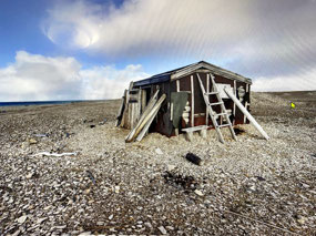 Ruud's Hut (c. spitsbergen-svalbard.com)