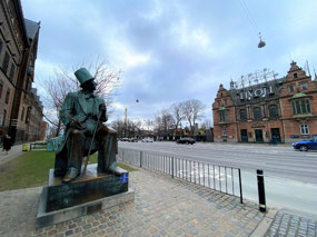 Statue of H C Andersen