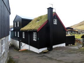 Back Alleys of Bøur