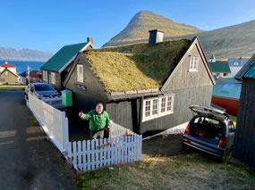 Friendly Local at Gjógv