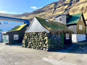 Lovely Stone Cottage, Tjørnuvik Village