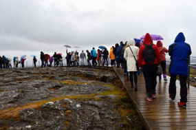 Queues of Tourists (c. Barents Observer)