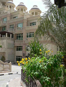 The Grounds of the Al Marooj Rotana