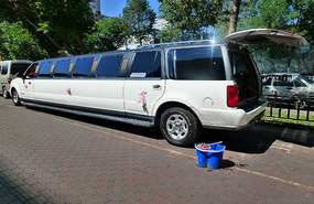 Stretch Limo - Signs of Wealth in Urumqi