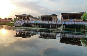 House Boats on Dal Lake
