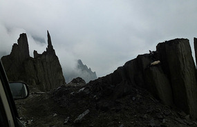 Craggy PeaksToward Zozilla Pass