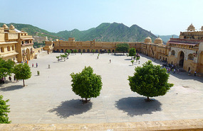 Jaleb Chowk