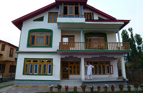 House of the Bhats, Pashmina Makers