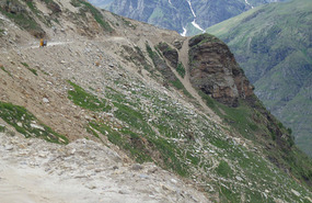 Crumbling Road to Rohtang