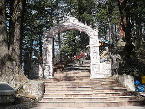 Jakhu Temple (courtesy Peter Roberts)