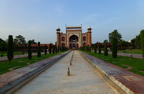 The Main Gate, Waterless Channel and Fountains