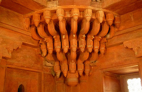 Central Pillar of the Diwan-i-Khas