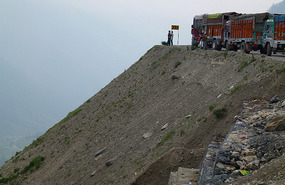 Death Defying Road up to Zozilla Pass