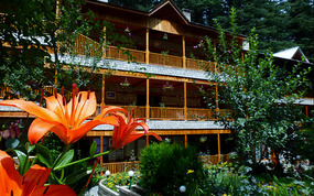 Lovely Mayflower Hotel, Manali