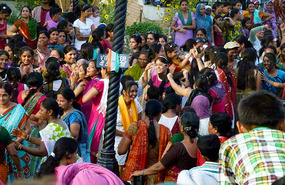 Women Dance - Wagah Closing Ceremony
