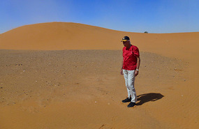 Alan Relaxed in the Sahara