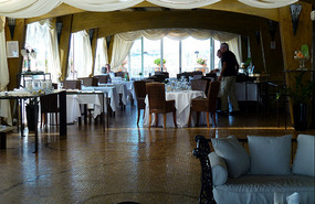 Top Floor Restaurant at Des Etrangers Hotel