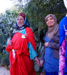 Brilliantly Clad Women at Khit el Oud