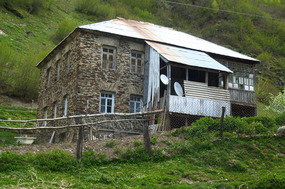 Old Farm House Near Khe Village