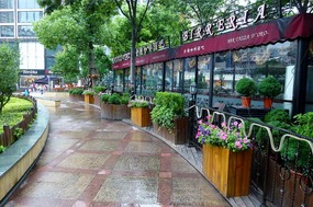 Nearby Cafes to the Sofitel Hotel