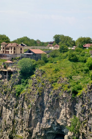 Wealthy Homes Along Garni Gorge