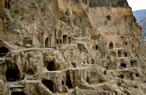 Vardzia Cave Complex (c. Flikr User Tony Bowden)