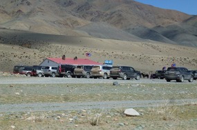 Politicians Gather at Local Markets Toward Khovd