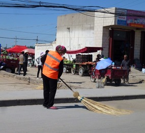 Street Sweeper in Kuqa